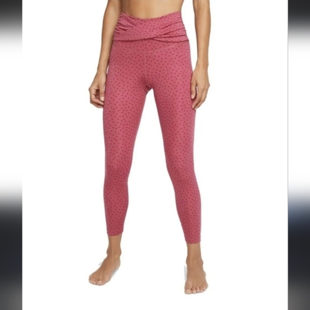 NWT Nike Yoga Twist-Waist High-Rise‎ 7/8 Length Leggings Beet Red Size Small